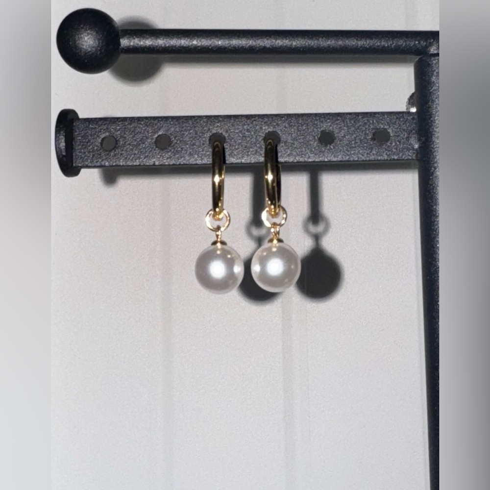 NWOT Slide Jewelry 0.5in Stainless Steel Gold Hoop Earrings with Dangling Pearls